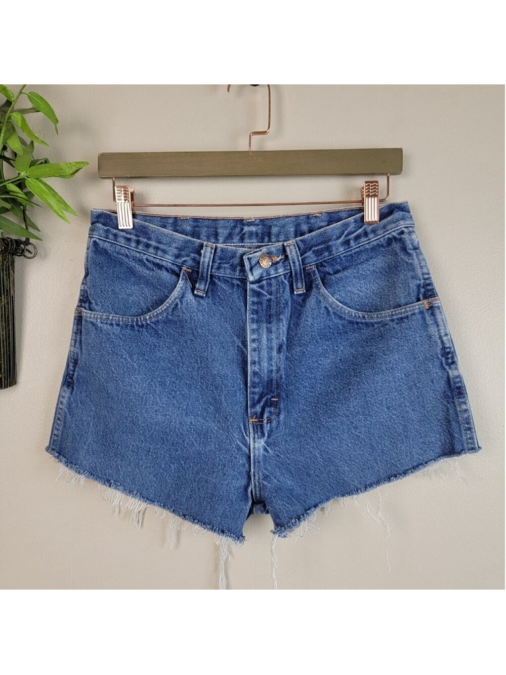 Vintage Rustler Cutoff High Rise Medium Blue Frayed Jean Mom Relaxed Shorts 2 4 - Picture 3 of 11
